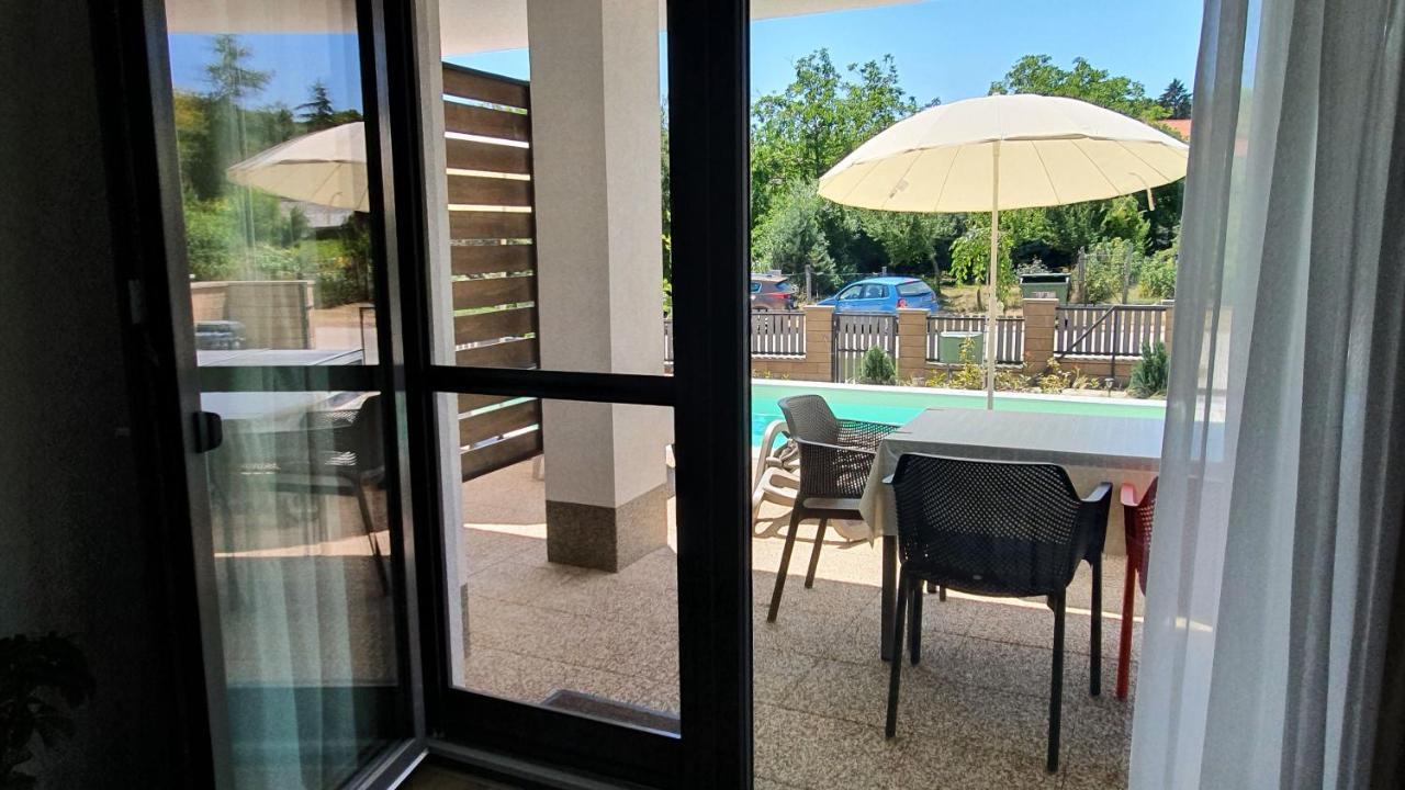 Relax Balaton Apartmanok บาลาตอนฟือเรด ภายนอก รูปภาพ
