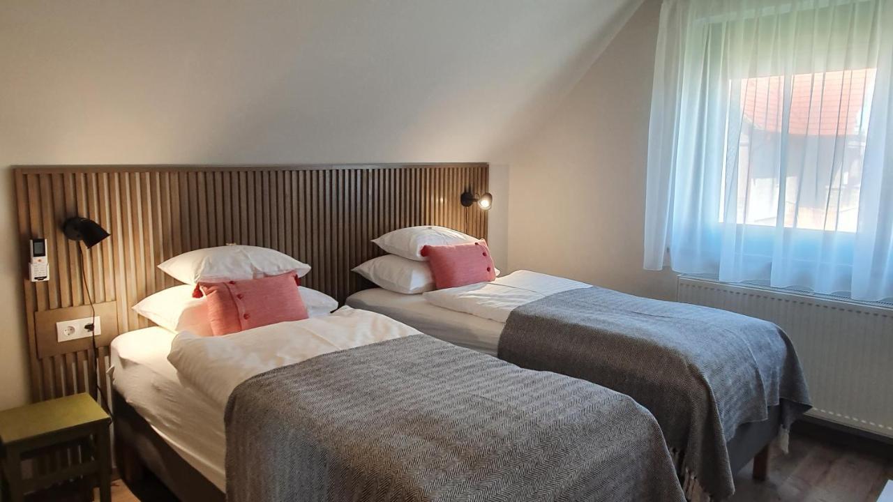 Relax Balaton Apartmanok บาลาตอนฟือเรด ภายนอก รูปภาพ