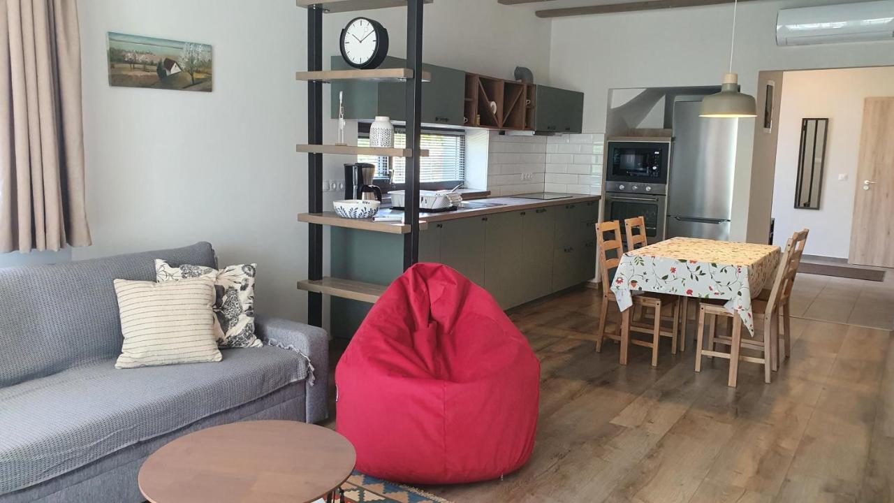 Relax Balaton Apartmanok บาลาตอนฟือเรด ภายนอก รูปภาพ